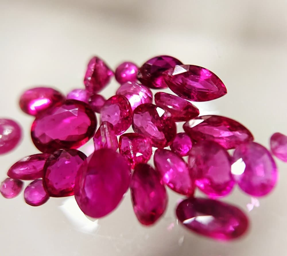 How to Choose the Right Gemstone for Your Kundali