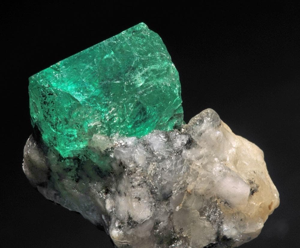 Emerald (Panna) Gemstone